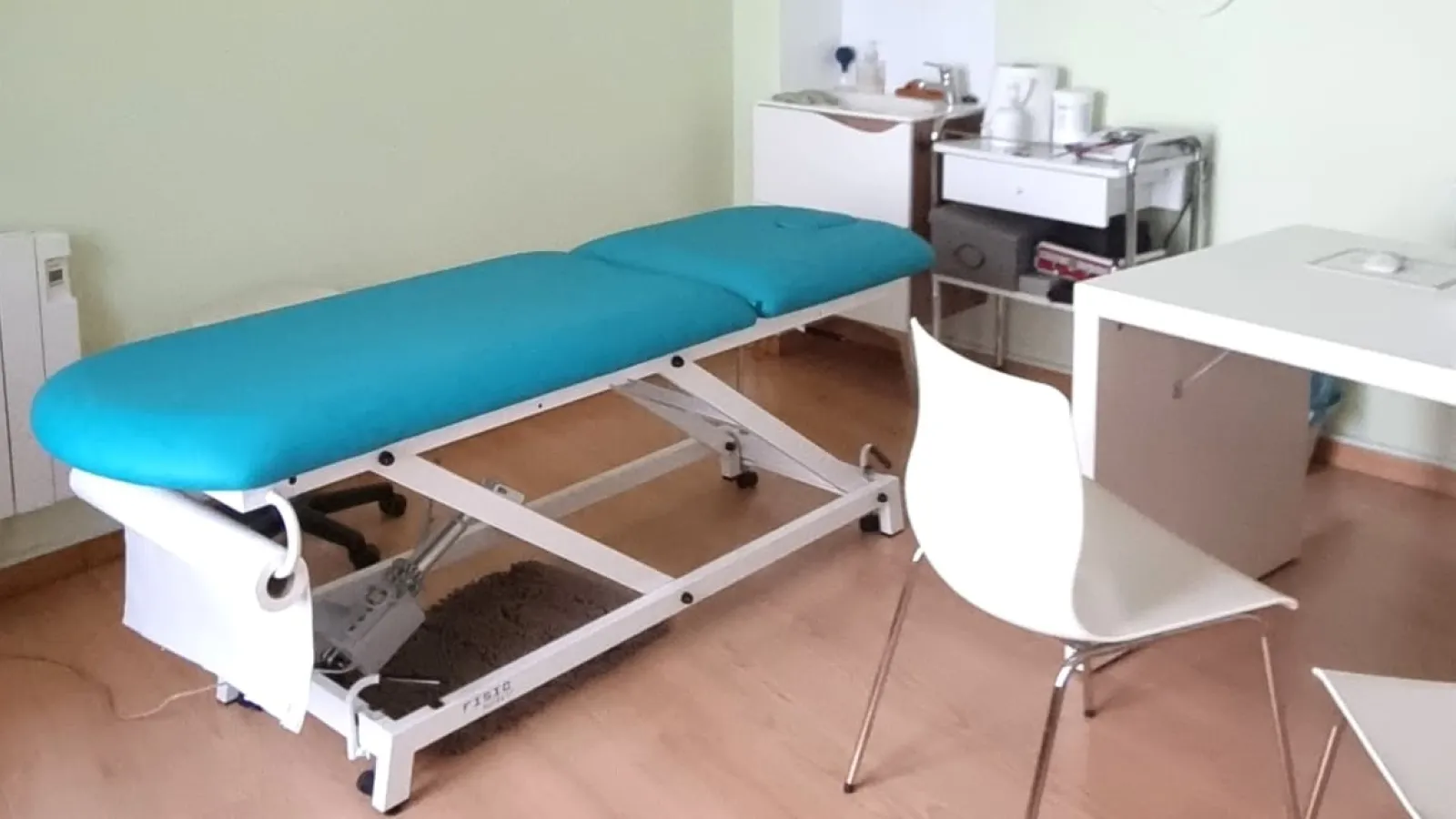 Interior de la clínica con espacios de atención